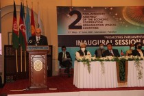 رئیس مجلس نمایندگان تاجیکستان در دومین جلسه مجمع پارلمانی کشورهای عضو سازمان همکاری اقتصادی شرکت و سخنرانی کرد