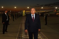 امامعلی رحمان، رئیس جمهور جمهوری تاجیکستان با سفر دولتی وارد عشق آباد، پایتخت ترکمنستان شدند