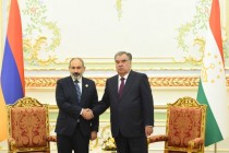 امامعلی رحمان، رئیس جمهور جمهوری تاجیکستان با نیکول پاشینیان، نخست وزیر جمهوری ارمنستان دیدار کردند