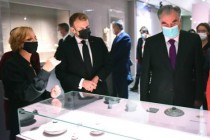 امانوئل مکرون، رئیس جمهور فرانسه: تاجیکستان جهارراهه واقعیی تمدن و نمایشگاه باستان شناسی تاجیکستان “شگفت انگیز” است
