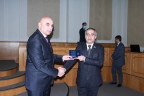 اعطای مجلس نمایندگان مجلس عالی تاجیکستان با جوایز مجمع بین پارلمانی کشورهای مستقل مشترک المنافع تقدیر شدند