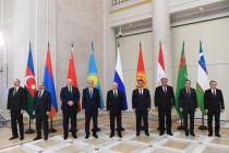 امامعلی رحمان، رئیس جمهور جمهوری تاجیکستان در نشست غیررسمی سران کشورهای عضو کشورهای مستقل مشترک المنافع شرکت کردند