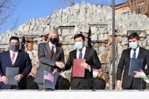 ایالات متحده آمریکا یک میلیون دلار تجهیزات نظارت بر تشعشعات را به تاجیکستان اهدا کرد
