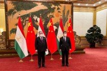 امامعلی رحمان، رئيس جمهور جمهوری تاجیکستان با شی جین پینگ، رئیس جمهور جمهوری خلق چین ملاقات کردند