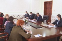 قاهر رسول زاده، نخست وزیر تاجیکستان با تری هاکالا، نماینده ویژه اتحادیه اروپا در آسیای مرکزی دیدار و گفتگو کرد