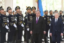 مراسم استقبال رسمی از امامعلی رحمان، رئیس جمهور جمهوری تاجیکستان در کاخ کوکسارای جمهوری ازبکستان