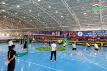 والیبال. مسابقات بین المللی با حضور تیم های تاجیکستان، ازبکستان و قزاقستان در شهر دوشنبه ادامه دارد