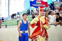 بوکس. انوشیروان حقنظراف، ورزشکار تاجیک در مسابقات بین المللی قزاقستان مدال برنز به دست آورد