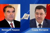 امامعلی رحمان، رئیس جمهور جمهوری تاجیکستان با سدیر جپارف، رئیس جمهور جمهوری قرقیزستان گفتگوی تلفنی انجام دادند