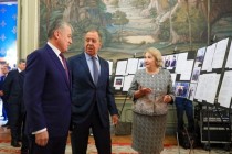 نمایشگاه عکس به مناسبت سی امین سالگرد احیای روابط دیپلماتیک بین تاجیکستان و روسیه در مسکو برگزار شد