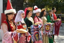 سفارت تاجیکستان در ازبکستان در جشنواره سنت های فرهنگی و غذاهای ملی نمایندگی های دیپلماتیک در تاشکند شرکت کرد