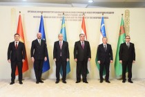 امامعلی رحمان، رئیس جمهور جمهوری تاجیکستان در اولین نشست سران کشورهای آسیای مرکزی و اتحادیه اروپا شرکت کردند