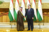 امامعلی رحمان، رئیس جمهور جمهوری تاجیکستان با فیصل بن فرحان آل سعود، وزیر امور خارجه پادشاهی عربستان سعودی دیدار و گفتگو کردند