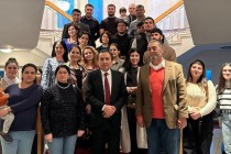 روز قانون اساسی و سی امین سالگرد شانزدهمین اجلاس شورای عالی تاجیکستان در برلین و دبی تجلیل شد