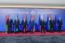 امامعلی رحمان، رئیس جمهور جمهوری تاجیکستان در نشست شورای امنیت سازمان پیمان امنیت جمعی شرکت کردند
