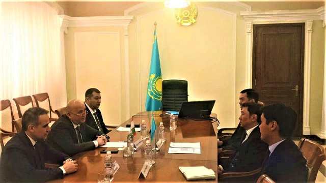 Hajrullo-Ibodzoda-s-Ministrom-energetiki-Respubliki-Kazahstan-Bolatom-Akchulakovym.