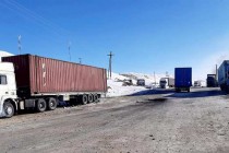 پس از سه سال شیوع بیماری همه گیر کامیون های تاجیکستان وارد چین شدند
