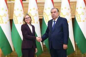 Prezidenti-um-urii-To-ikiston-Emomal-Ra-mon-Noibi-Prezidenti-Bonki-a-on-oid-ba-Avrupo-va-Osiyoi-Markaz-Anna-Bjerdero-ba-uzur-paziruftand