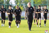 فوتبال. پتر سگرت، مربی تیم ملی فتبال تاجیکستان ترکیب تیم ملی کشورمان را برای بازی دوستانه با امارات و کویت اعلام کرد