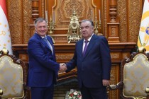 امامعلی رحمان، رئیس جمهور جمهوری تاجیکستان با مارات حسنولین، معاون نخست وزیر فدراسیون روسیه دیدار و گفتگو کردند