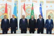 امامعلی رحمان، رئیس جمهور جمهوری تاجیکستان با اعضای هیئت مدیره صندوق بین المللی نجات آرال دیدار و گفتگو کردند