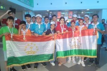 دانش آموزان تاجیک با 29 مدال از پاریس به کشور بازگشتند
