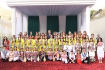 امامعلی رحمان، رئیس جمهور جمهوری تاجیکستان میدان “رامشگران” در ناحیه درواز را افتتاح کردند