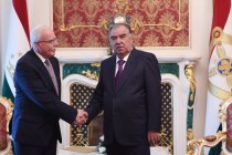 امامعلی رحمان، رئیس جمهور جمهوری تاجیکستان با ریاض المالکی، وزیر امور خارجه دولت فلسطین دیدار و گفتگو کردند