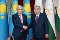 امامعلی رحمان، رئیس جمهور جمهوری تاجیکستان با قاسم جومارت توقایف، رئیس جمهور جمهوری قزاقستان دیدار و گفتگو کردند