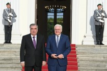امامعلی رحمان، رئیس جمهور جمهوری تاجیکستان در نشست سران کشورهای آسیای مرکزی با فرانک والتر اشتاین مایر، رئیس جمهور فدرال آلمان شرکت کردند
