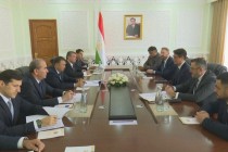 قاهر رسول زاده، نخست وزیر جمهوری تاجیکستان با هیئت بانک توسعه آسیایی دیدار و گفتگو کرد