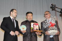 مراسم اختتامیه و اهدای جوایز هفتمین جشنواره بین المللی تئاترهای عروسک با نام “چادر خیال” در دوشنبه برگزار شد