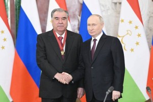 Emomali-Rahmon-va-Vladimir-Putin-mukofoti-davlatii-Rusiya1