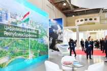 رئیس جمهور جمهوری آذربایجان در نمایشگاه کشورهای SPECA با محصولات تاجیکستان آشنا شد