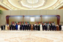 امامعلی رحمان، رئیس جمهور جمهوری تاجیکستان در نشست اضطراری مشترک کشورهای عربی و اسلامی شرکت کردند