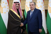 امامعلی رحمان، رئیس جمهور جمهوری تاجیکستان با سلطان عبدالرحمان المرشد، رئیس صندوق توسعه عربستان دیدار و گفتگو کردند