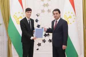 Rustam-Emomali-va-Farruh-Hasanov-1