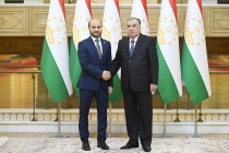 امامعلی رحمان، رئیس جمهور جمهوری تاجیکستان با دکتر عبدالحمید الخلیفه، مدیرکل صندوق توسعه بین المللی اوپک دیدار و گفتگو کردند