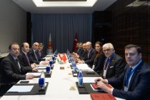 محمدتایر ذاکرزاده با نعمان کورتولموش، رئیس مجلس ملی ترکیه دیدار و گفتگو کرد
