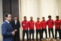 رستم امامعلی، رئیس فدراسیون فوتبال تاجیکستان برای تیم ملی تاجیکستان آرزوی موفقیت کرد