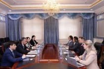 تاجیکستان و بانک اروپایی بازسازی و توسعه مسئله گسترش همکاری ها در زمینه های اقتصادی و تجاری را بررسی کردند