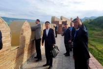 معاون وزیر امور خارجه جمهوری خلق چین از قلعه حصار بازدید کرد
