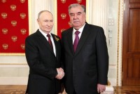 امامعلی رحمان، رئیس جمهور جمهوری تاجیکستان در مراسم جشن هفتاد و نهمین سالگرد پیروزی در مسکو شرکت کردند