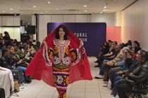 گوشه فرهنگ ملی و نمایشگاه لباس های تاجیکستان در نمایشگاه فرهنگی لندن برگزار شد