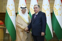 امامعلی رحمان، رئیس جمهور جمهوری تاجیکستان با محمد سلیمان الجاسر، رئیس گروه بانک توسعه اسلامی دیدار و گفتگو کردند