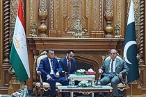 شهباز شریف، نخست وزیر پاکستان با قاهر رسول زاده، نخست وزیر تاجیکستان دیدار و گفتگو کرد