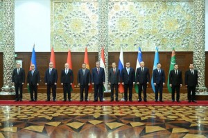 Prezidenti-um-urii-To-ikiston-Emomal-Ra-mon-ro-baroni-ajat-oi-alasai-navbatii-SHuroi-ro-baroni-ni-od-oi-amniyat-va-hadamoti-mahsusi-davlat-oi-ishtirokdori-IDM-ro-ba-uzur-paziruftand