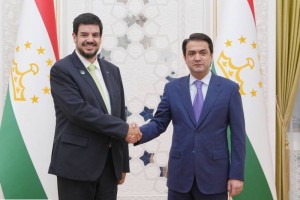 Rustami-Emomali-va-Rais-SHuroi-direktoroni-Evronyus-1