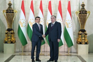 Sarvari-davlat-Emomal-Ra-mon-Direktori-generalii-ISESKO-Salim-al-Molikro-ba-uzur-paziruftand