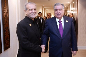 Prezidenti-um-urii-To-ikiston-Emomal-Ra-mon-bo-Prezidenti-um-urii-Islomii-Eron-Masudi-Pizishkiyon-mulo-ot-namudand